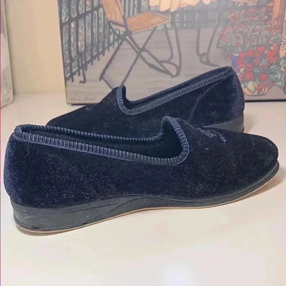 Packard by Foamtreads Crown Crest Navy Velvet Loafers  w 1” wedge heel. - Picture 3 of 9